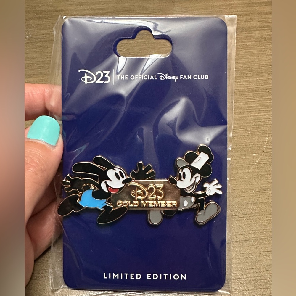 Disney D23 Gold Member Oswald the Lucky Rabbit & Steam Boat Willie Pin - LE